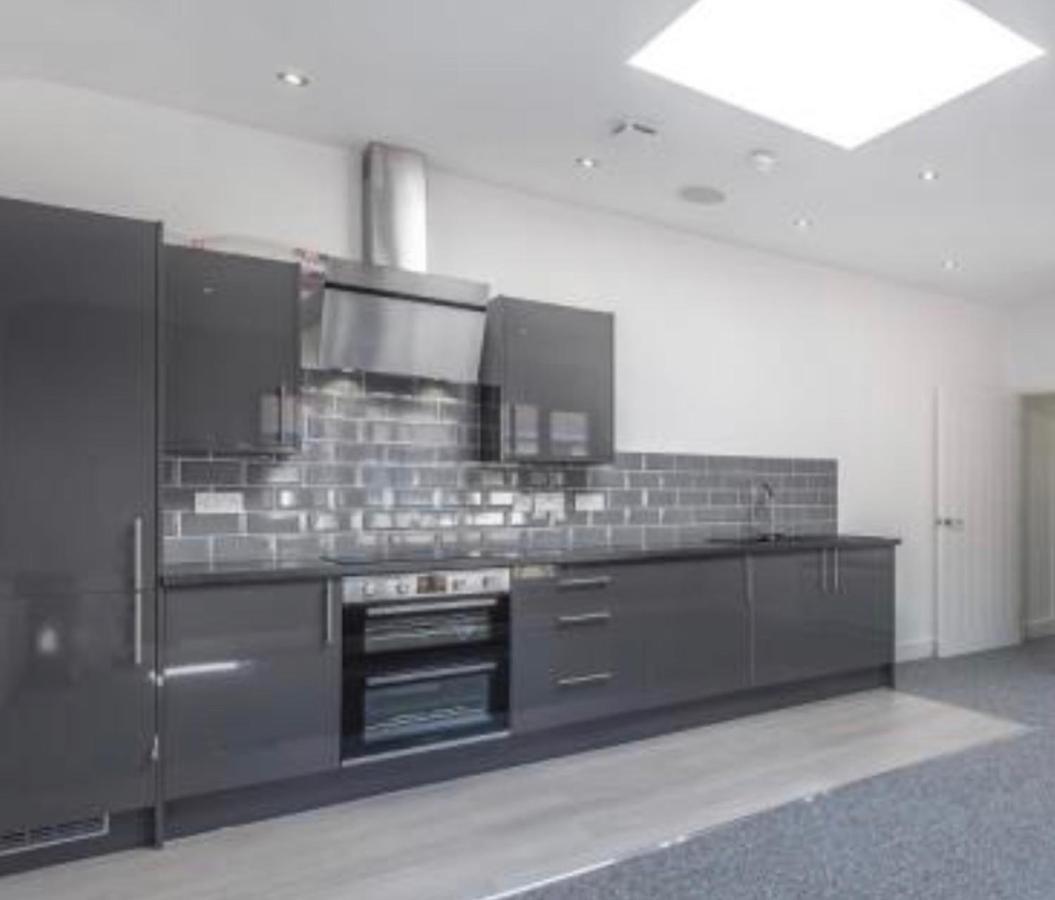 AAA STAY UK LTD Premium Apartment Thatcham Exterior foto